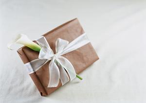 スタンド花やバルーンスタンドをアーティストへ